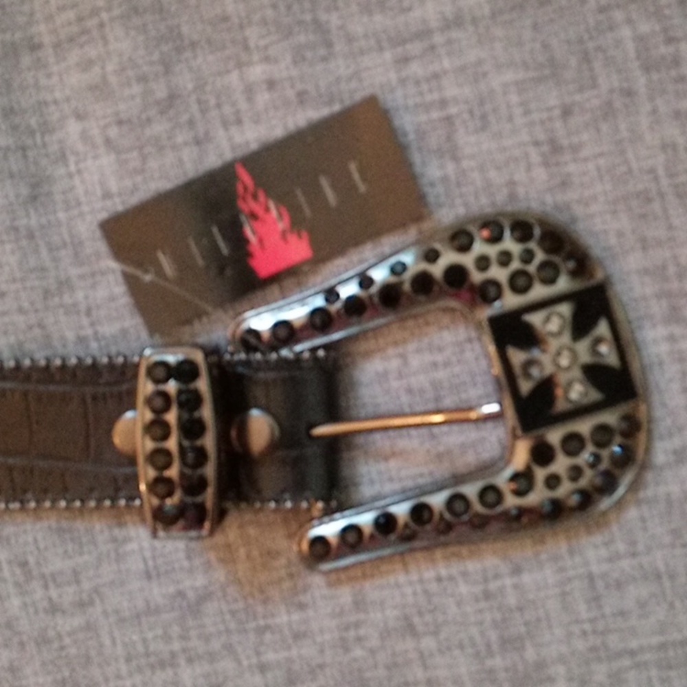 Wild fire women's all black bikers/cowgirl belt